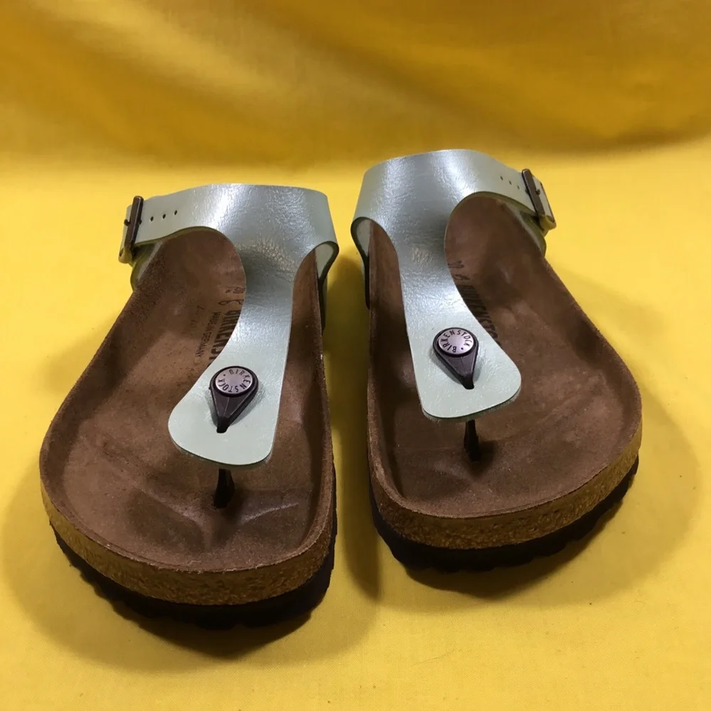 Birkenstock Women’s Silver Thong Sandals SZ 39  NWT